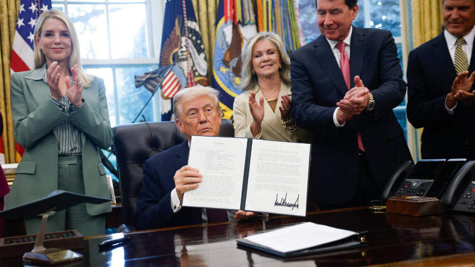 Trump in Oval Office