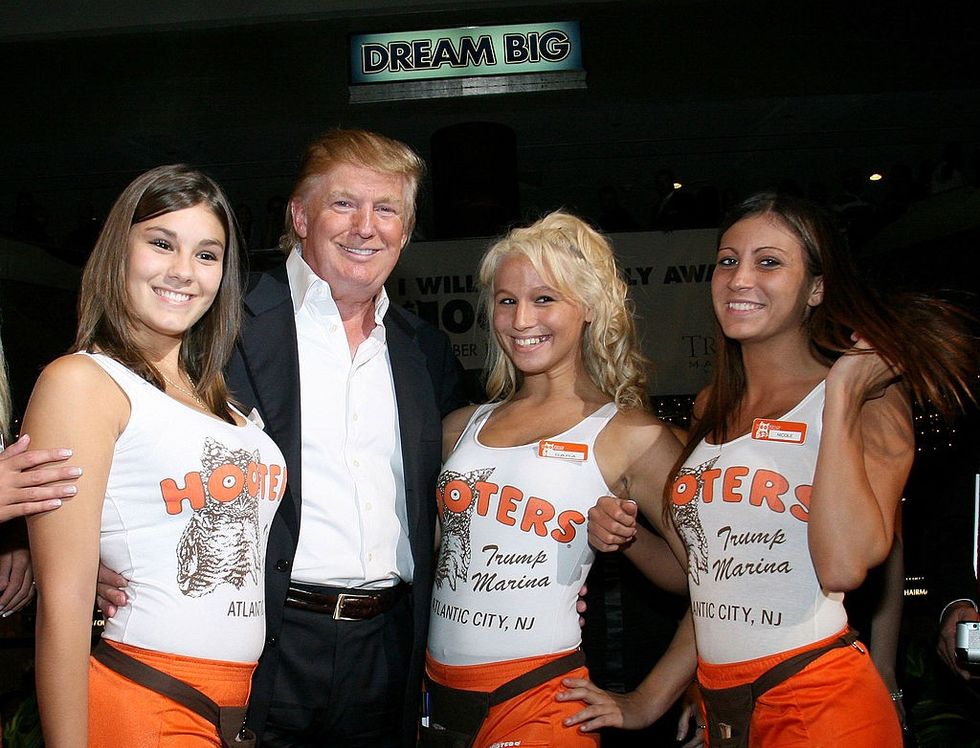 Trump with Hooters waitresses