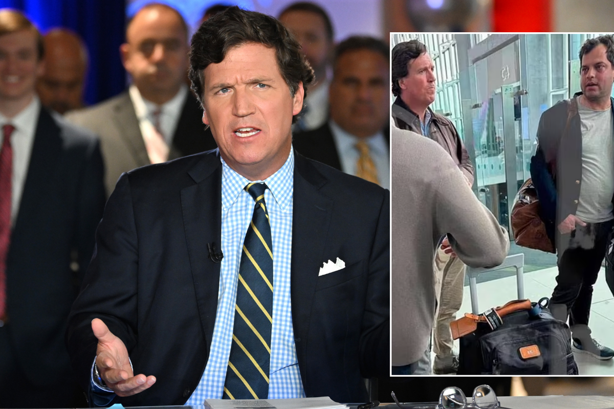 Tucker Carlson/Carlson in airport