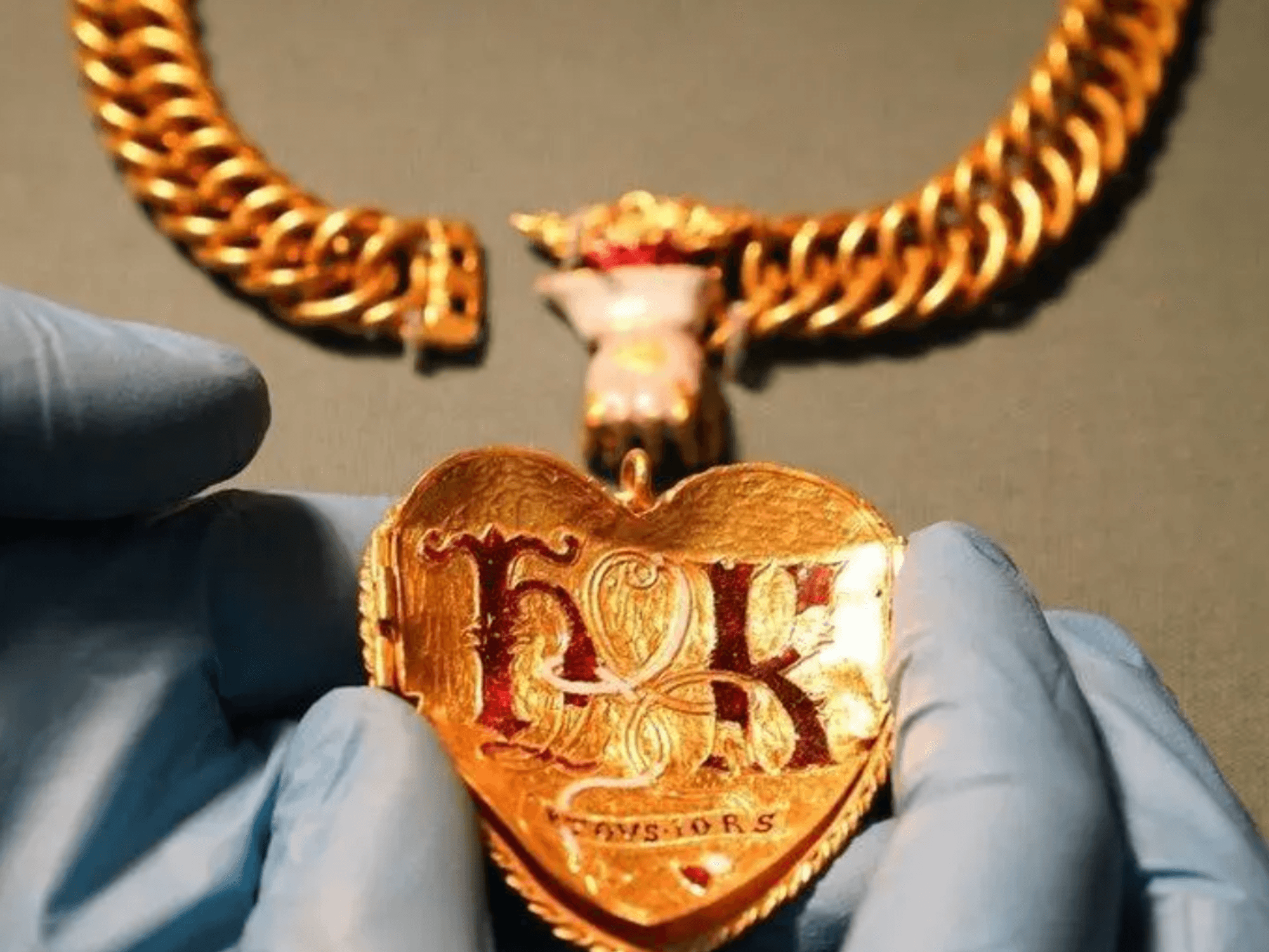 Tudor Heart Pendant