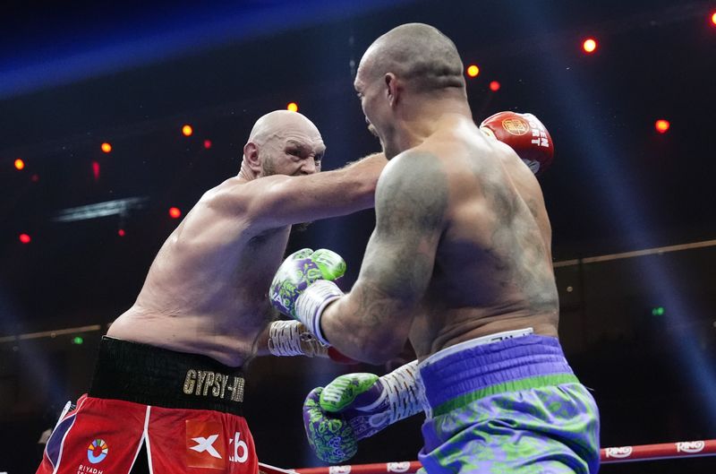 Tyson Fury Oleksandr Usyk face-off