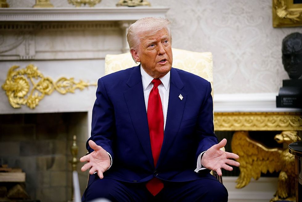 \u200b Donald Trump speaks during a meeting with Israeli Prime Minister Benjamin Netanyahu
