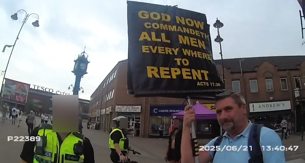 \u200b\u200bSouth Yorkshire Police footage shows the moment John Steele was arrested
