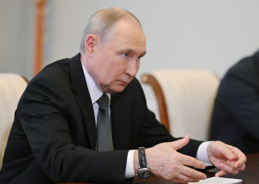\u200b\u200bVladimir Putin has called for all sides to work towards peace