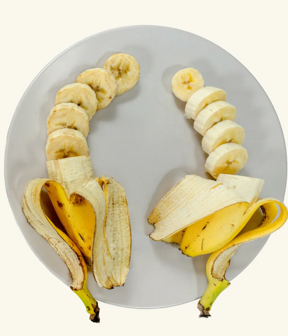 \u200bA normal banana vs gene-edited banana from tropic