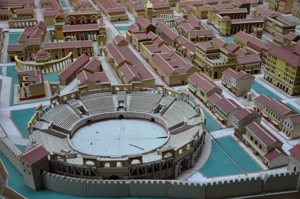 \u200bA small-scale model of the amphitheatre and surrounding settlement at Viminacium