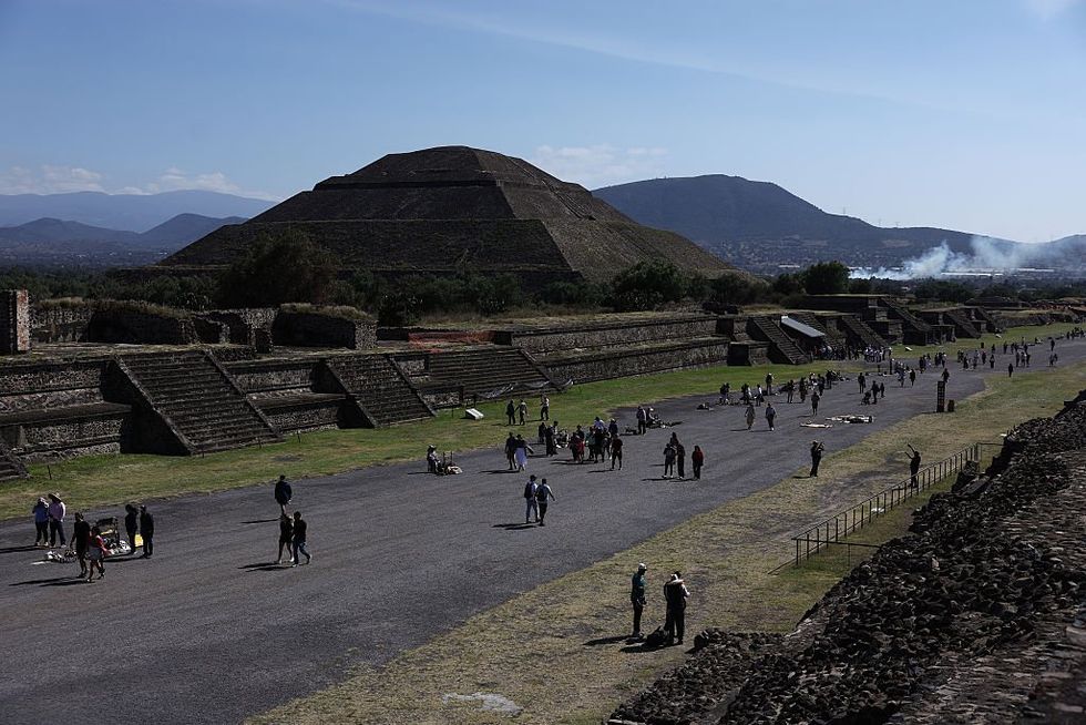 \u200bA view of the Pyramid of the Sun and the Avenue of the Dead in Teotihuacan