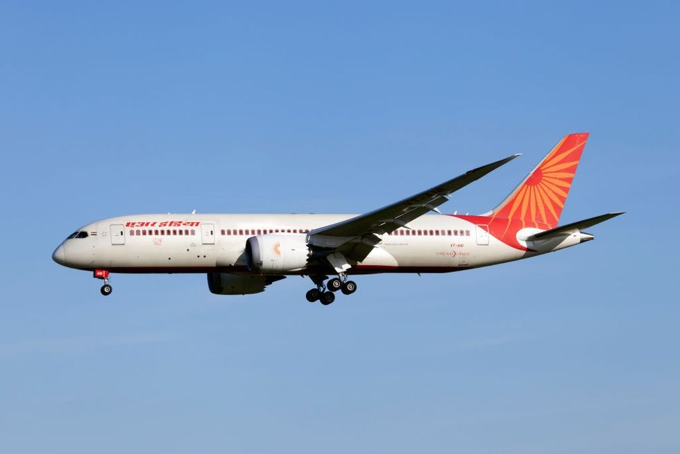 \u200bAn Air India Boeing 787-8 Dreamliner was forced to turn back