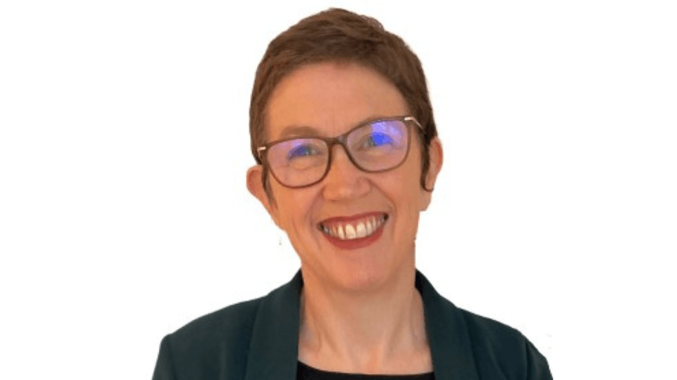 Kate Kennally, Diretora Executiva, Conselho da Cornualha