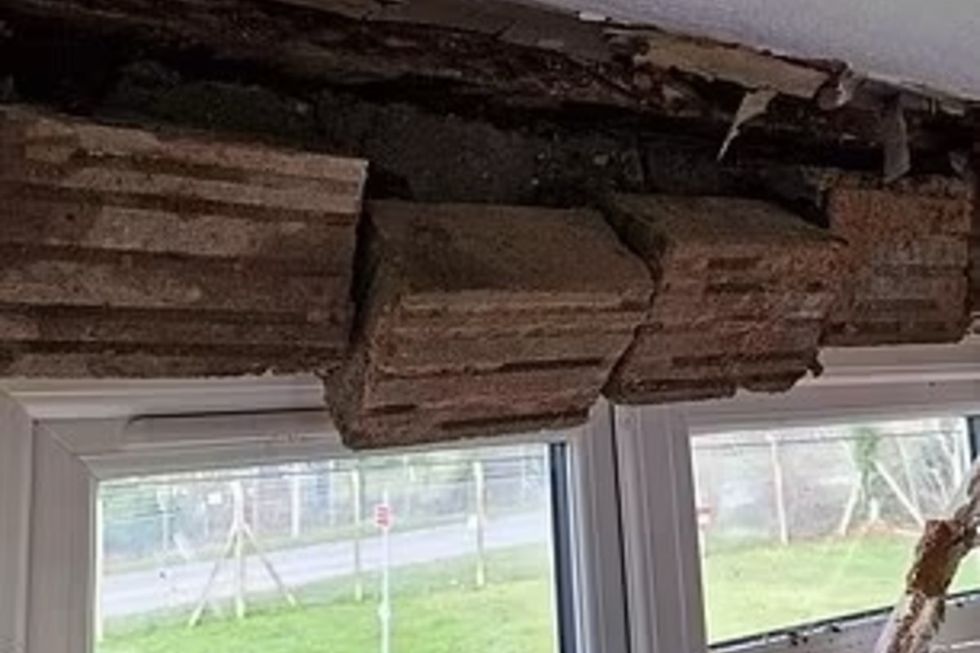 u200bCrumbling brickwork where armed personnel were forced to live