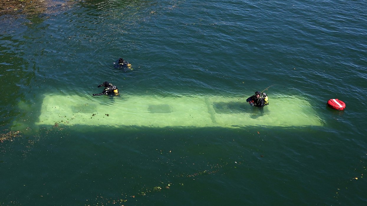 \u200bDivers worked on both vehicles