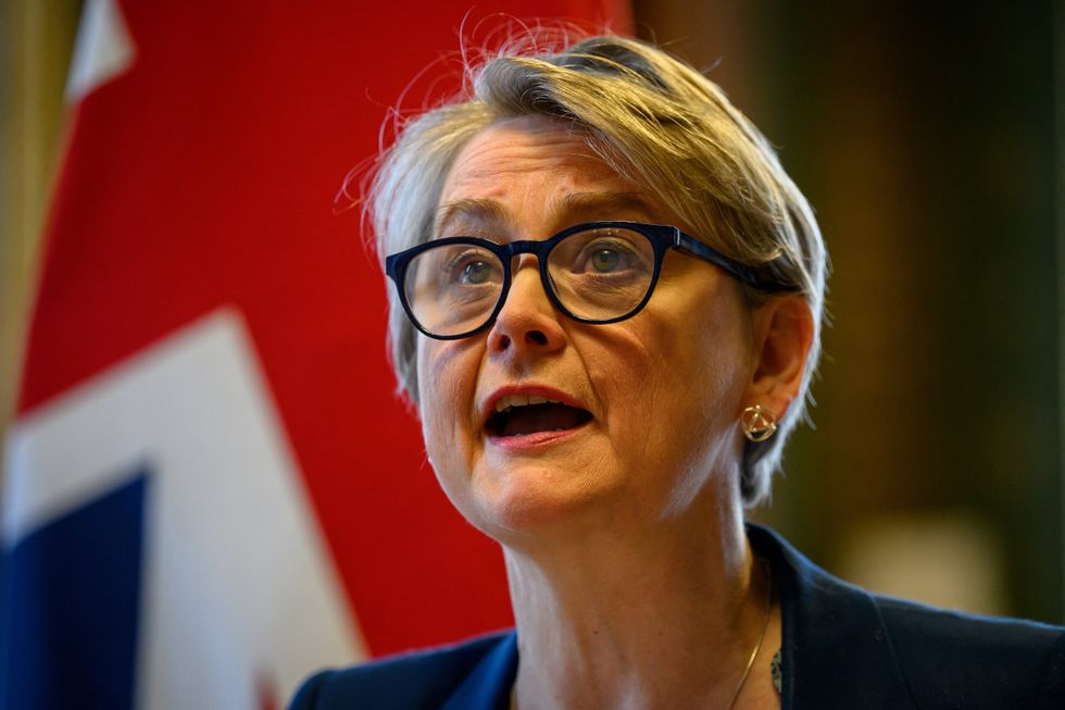 Ministra das Relações Exteriores, Yvette Cooper