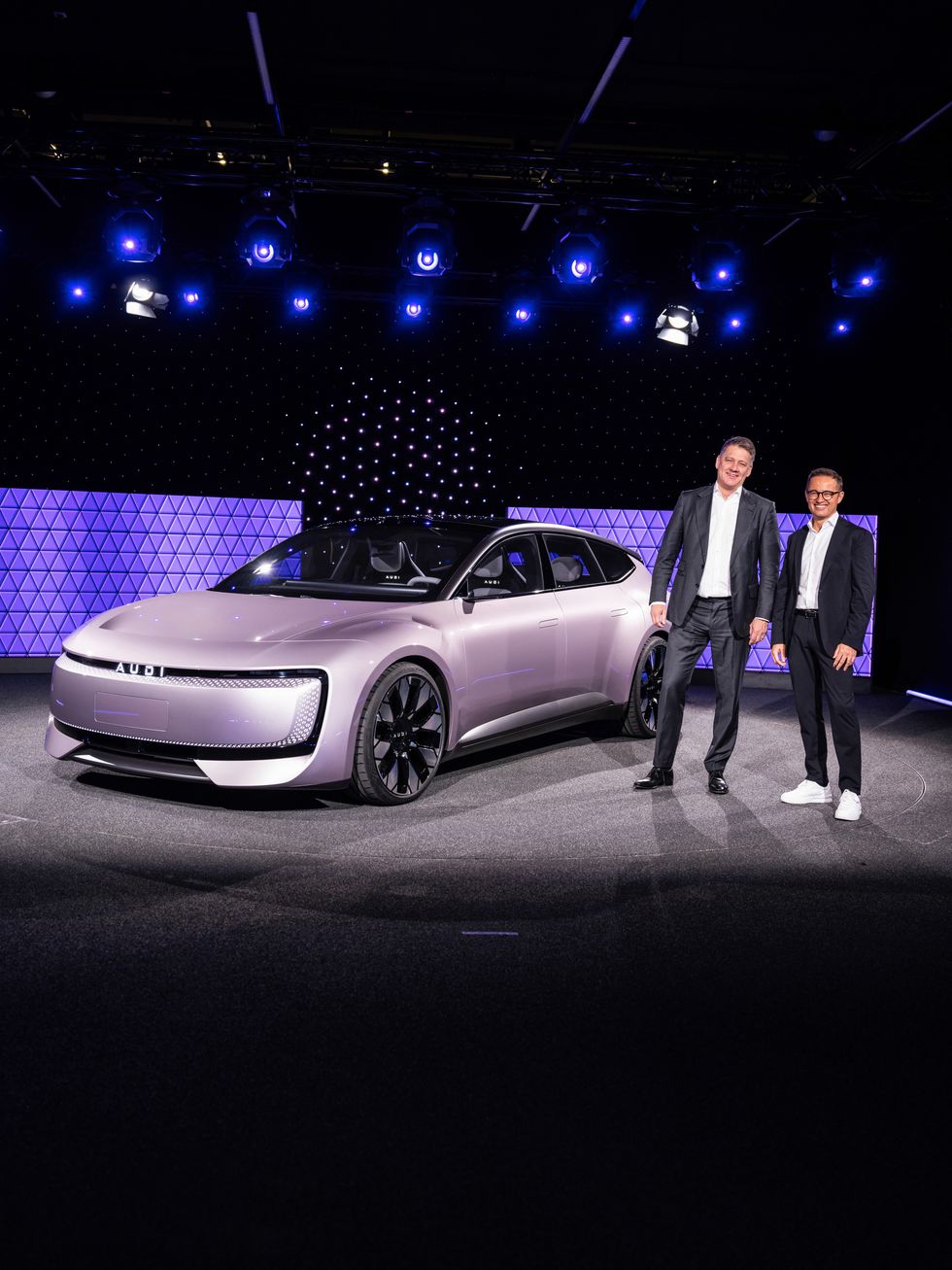 \u200bGernot D\u00f6llner, Chairman of the Board of Management of AUDI (left), and Ferm\u00edn Soneira, CEO of Audi and SAIC Cooperation Project (right) at the event