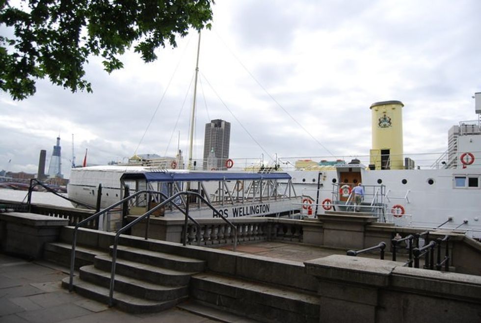 \u200bHMS Wellington is near Temple station