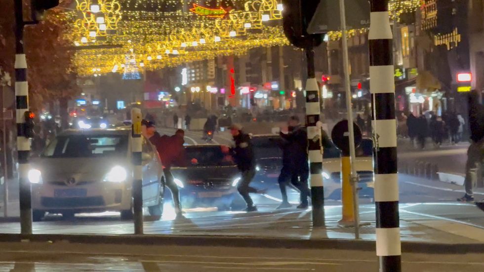 \u200bIsraeli football supporters and Dutch youth clash near Amsterdam Central station