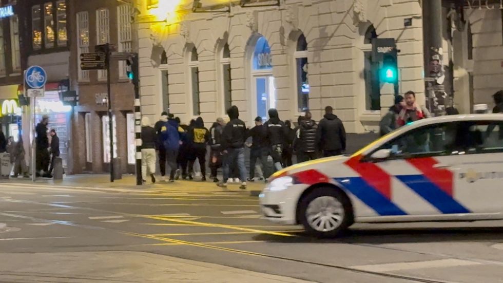 \u200bIsraeli football supporters and Dutch youth clash near Amsterdam Central station