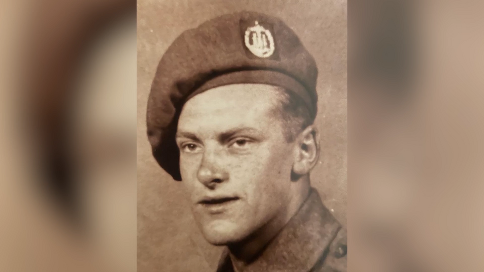 \u200bKen Hay married his wife in 1949