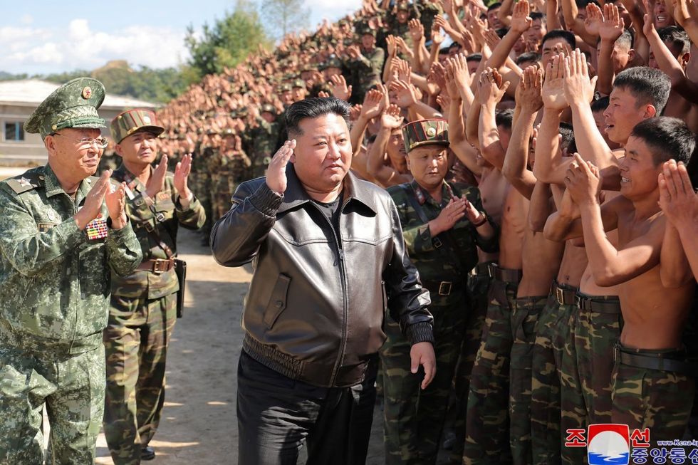 \u200bKim Jong Un greets North Korean troops