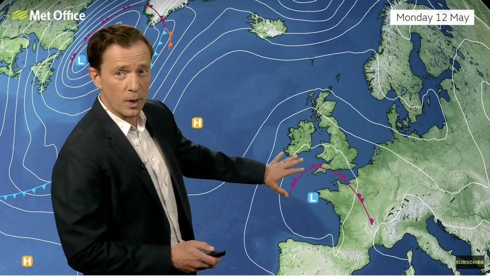 \u200bMet Office\u2019s Alex Deakin describes high pressure dominating the weather