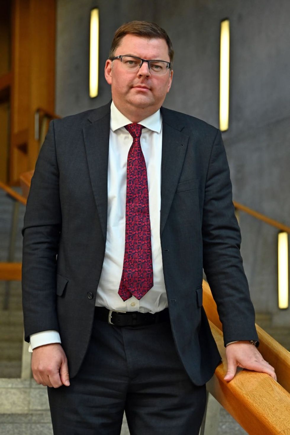 \ U200bMr Smyth v současné době slouží jako nezávislý