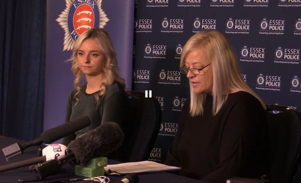 \u200bNicole Dobbin and Emily Dobbin