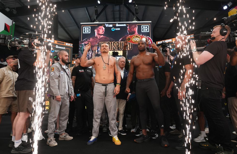 \ U200boleksAndr Usyk a Daniel Dubois při vážení