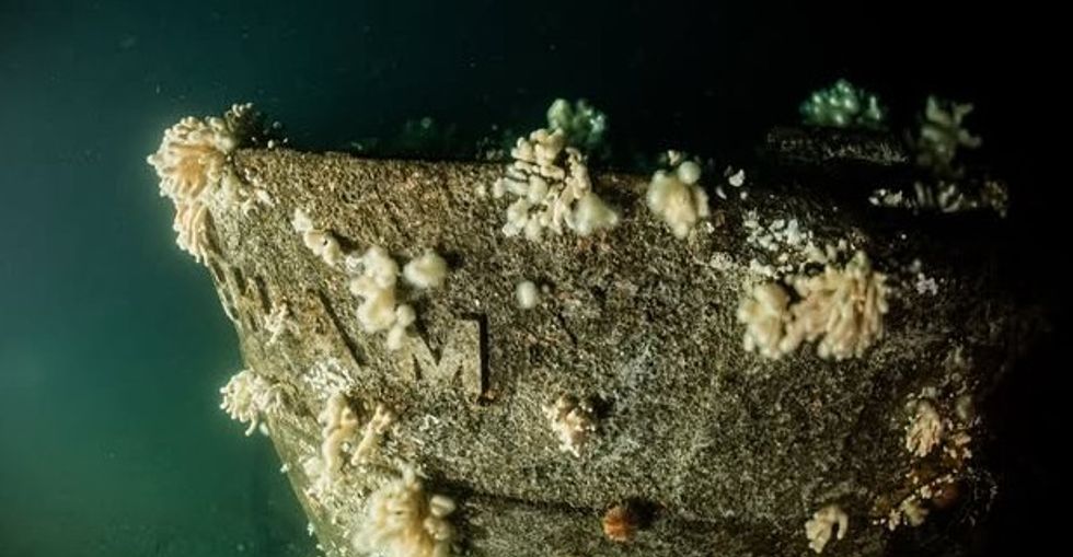 \u200bOn the upper edge of the stern design read the word "NOTTINGHAM"