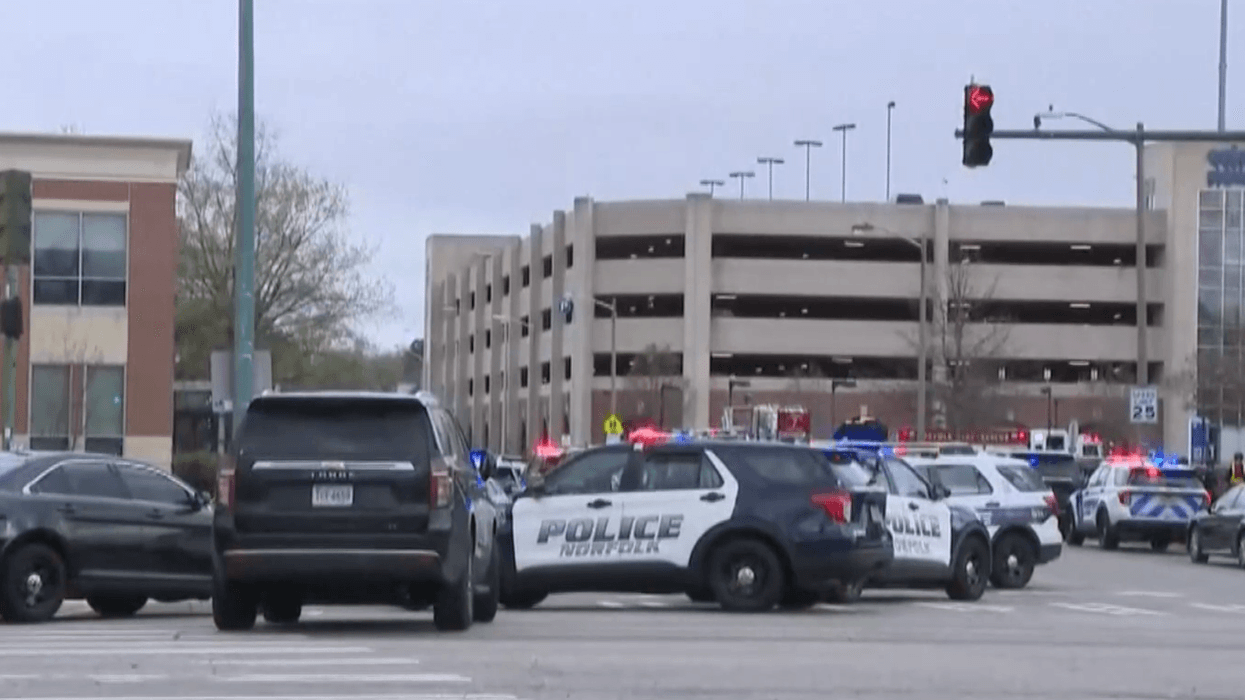 \u200bPolice outside the Virginia University