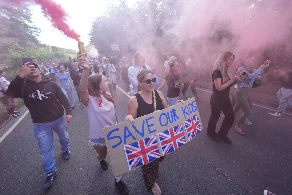 \ U200BProtesters Setkání venku