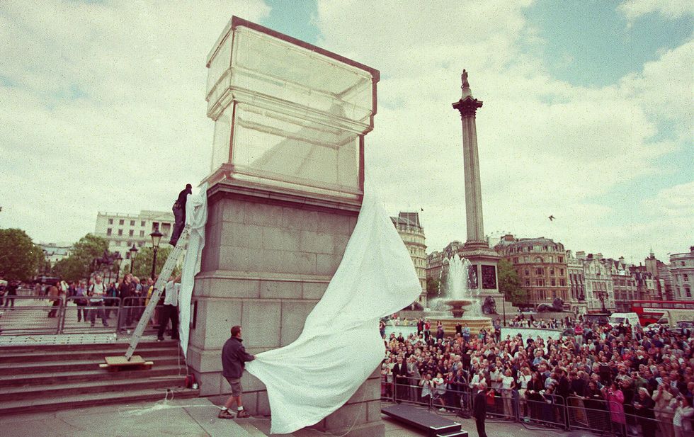 \u200bRachel Whiteread's Monument being unveiled in 2001