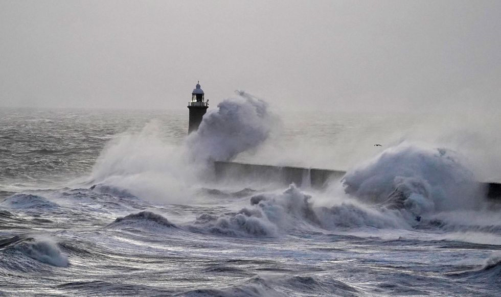 \u200bRough seas near the Tynemouth pier lighthouse on the river Tyne