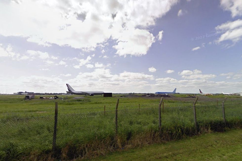 \u200bShannon Airport fence