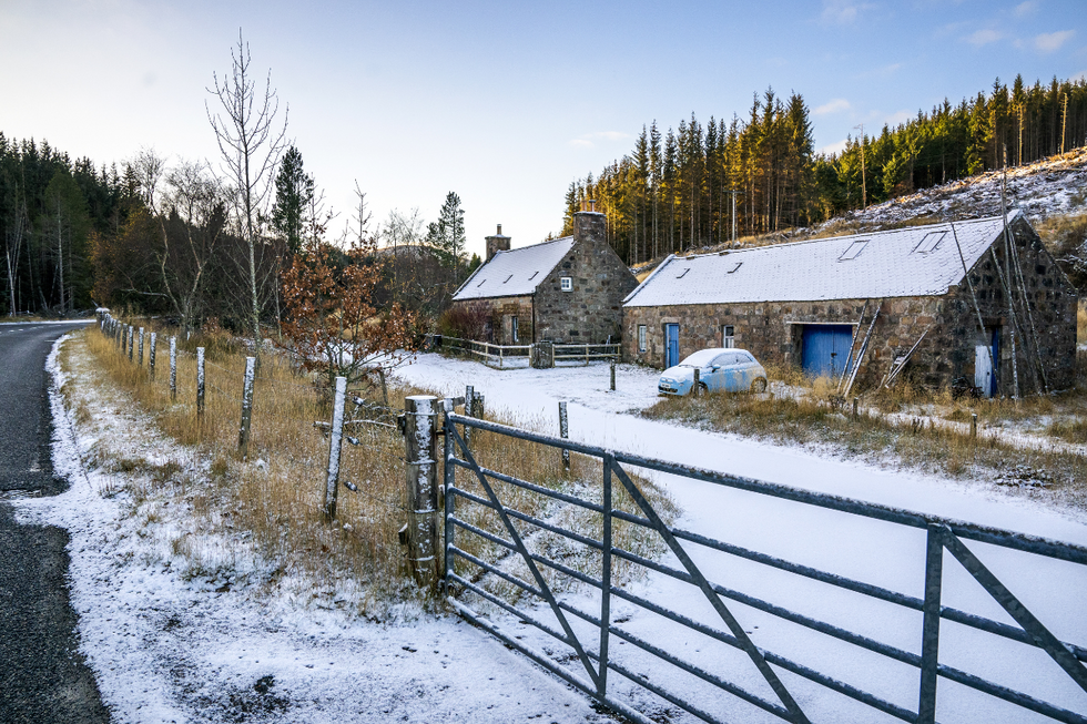 \u200bSnow and ice at Corgaff in Aberdeenshire as the UK braces for more snow