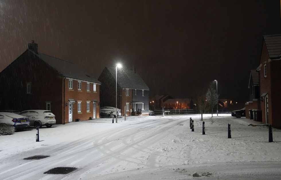 \u200bSnow falling in Basingstoke, Hampshire