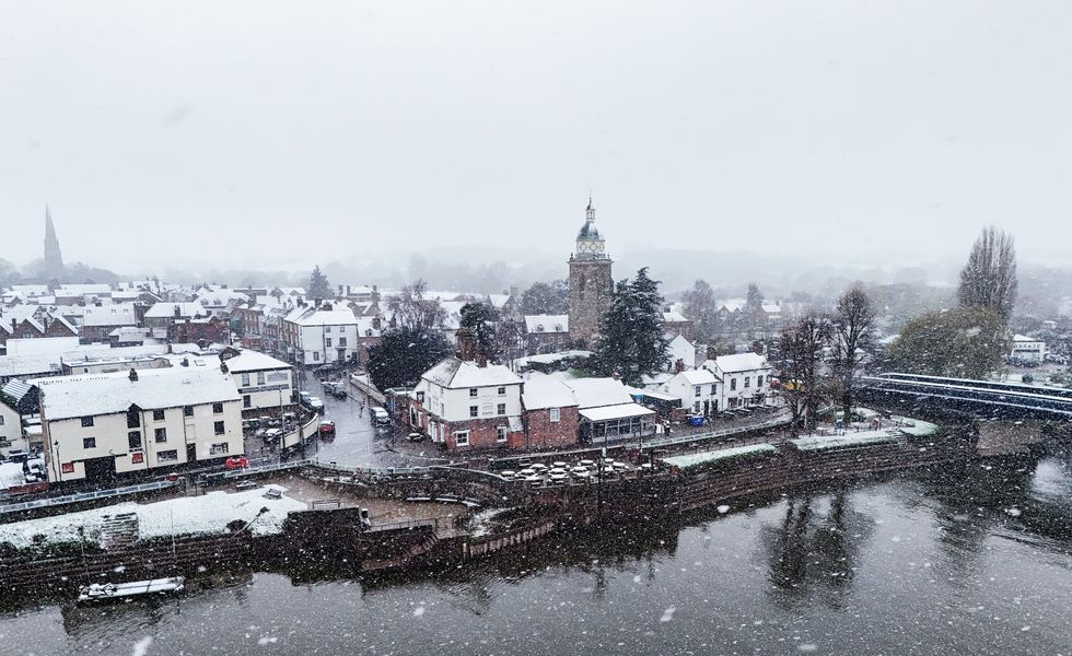 \u200bSnow falling in Upton-upon-Severn in Worcestershire