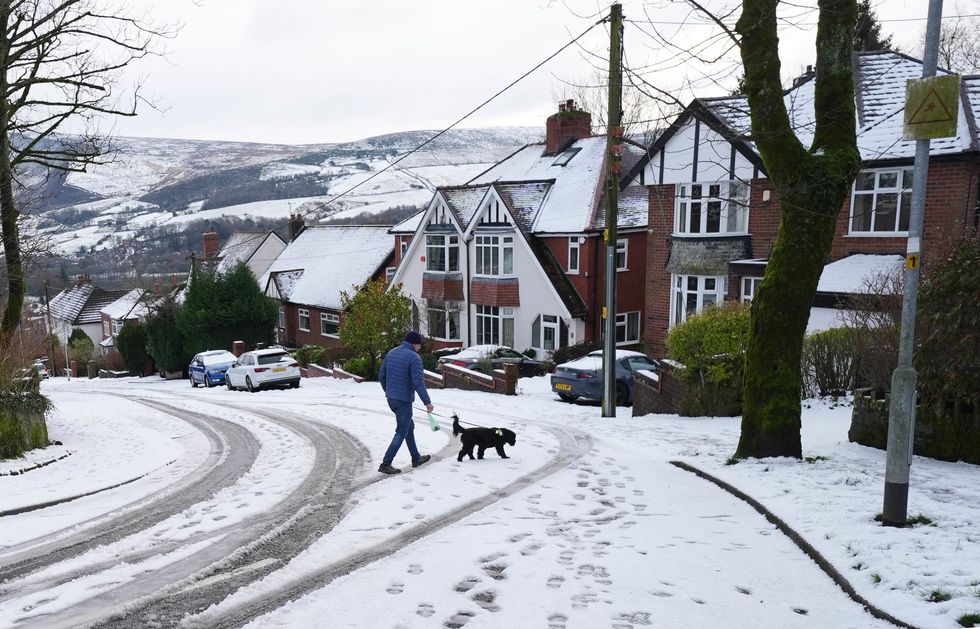 \u200bSnowy conditions in Grasscroft, in Saddleworth