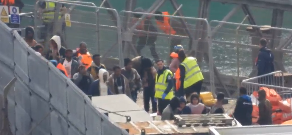 \u200bSome 900 migrants have crossed the Channel over the weekend