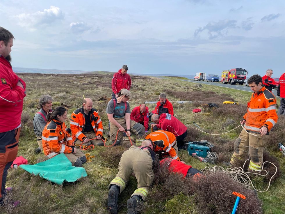 \u200bSRMRT workers on the scene