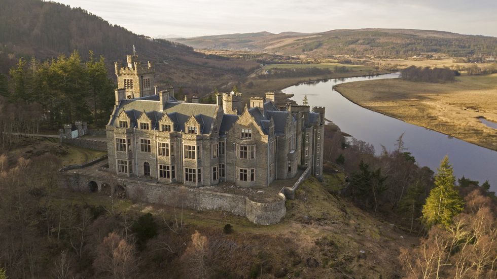 \u200bThe castle has 19 bedrooms