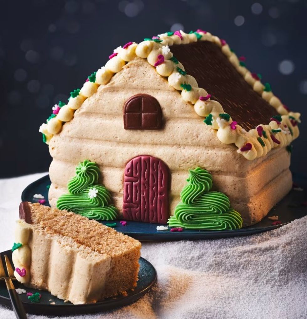 \u200bThe Christmas Cabin Cake