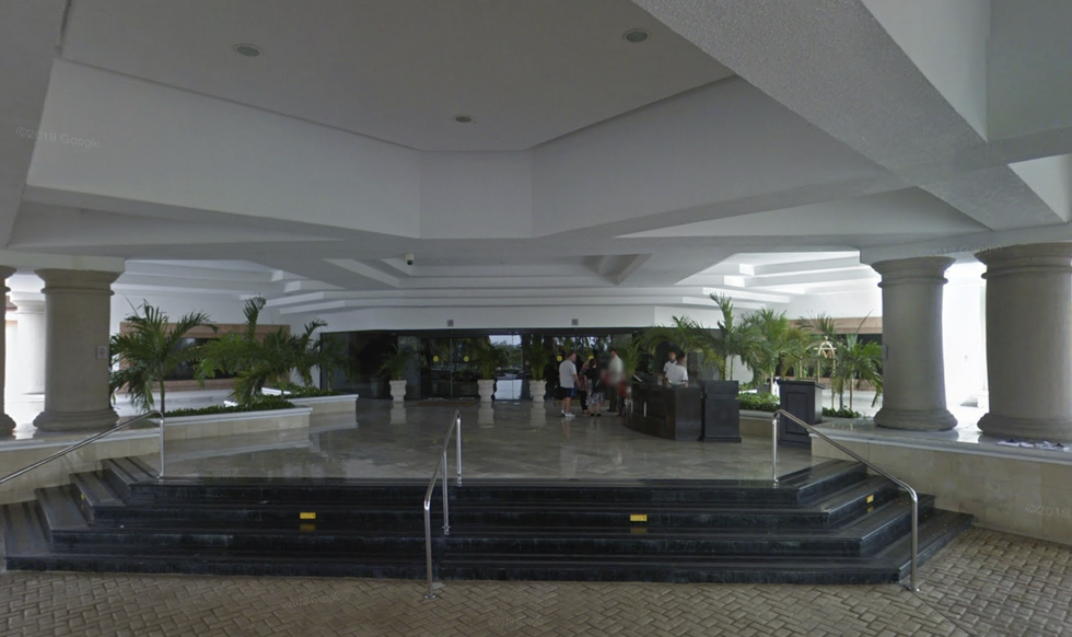 \u200bThe entrance to Moon Palace