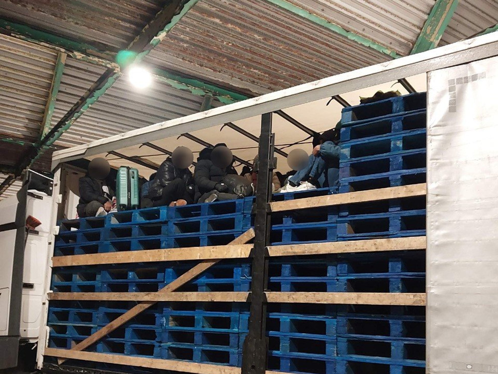 \u200bThe migrants in the back of the lorry