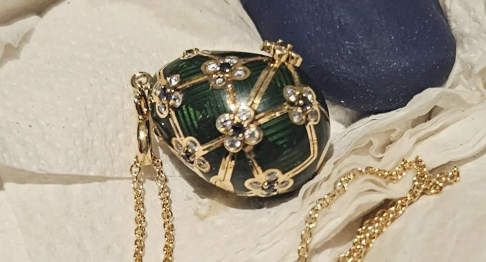 \u200bThe pennant was extracted 'naturally'