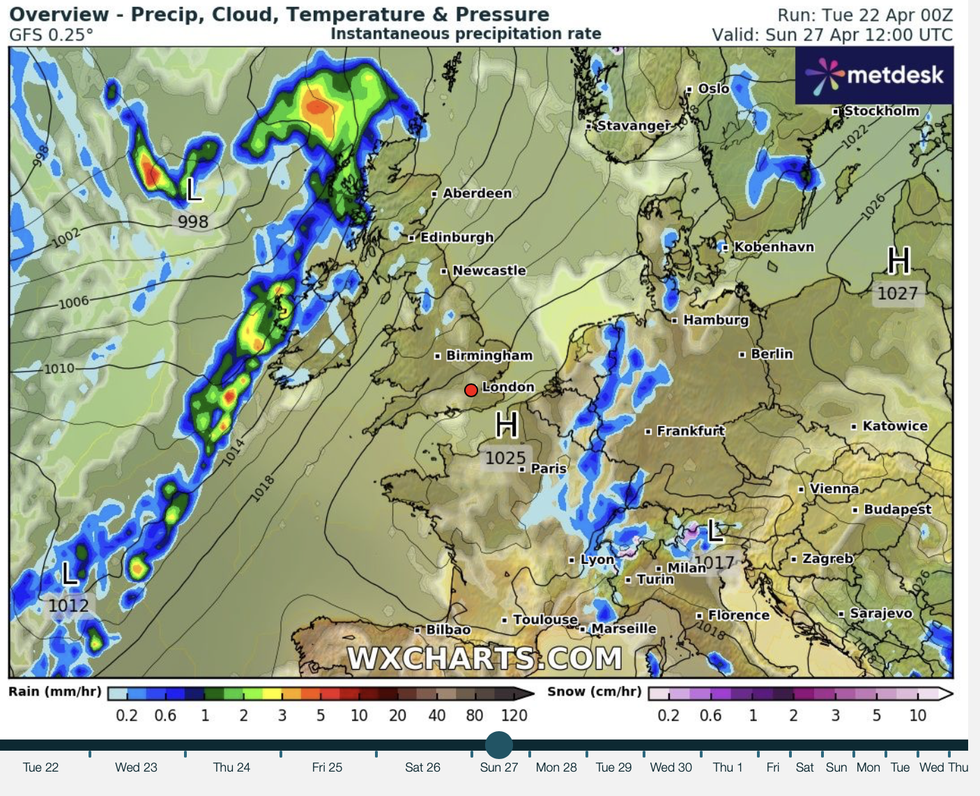 \u200bThe pressure battle will bring bands of rain