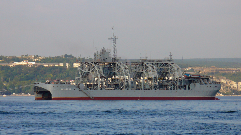 \u200bThe salvage vessel Kommuna