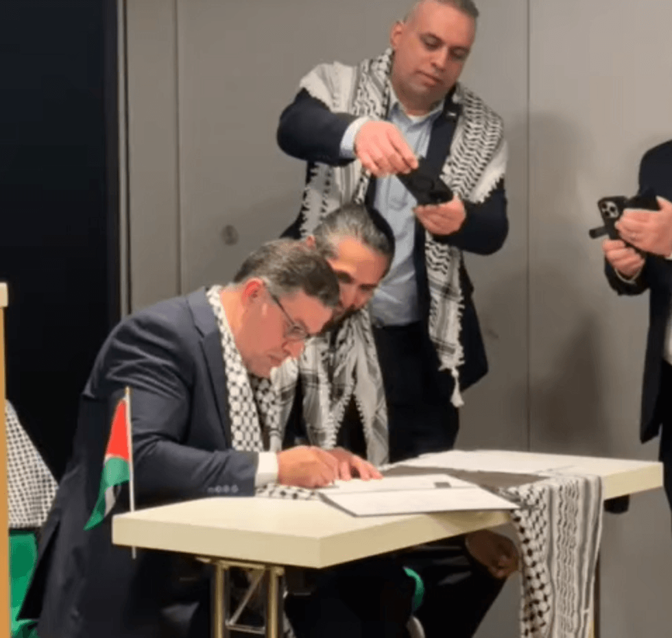 \u200bThe signing of the twinning agreement between Nablus and Brent Council