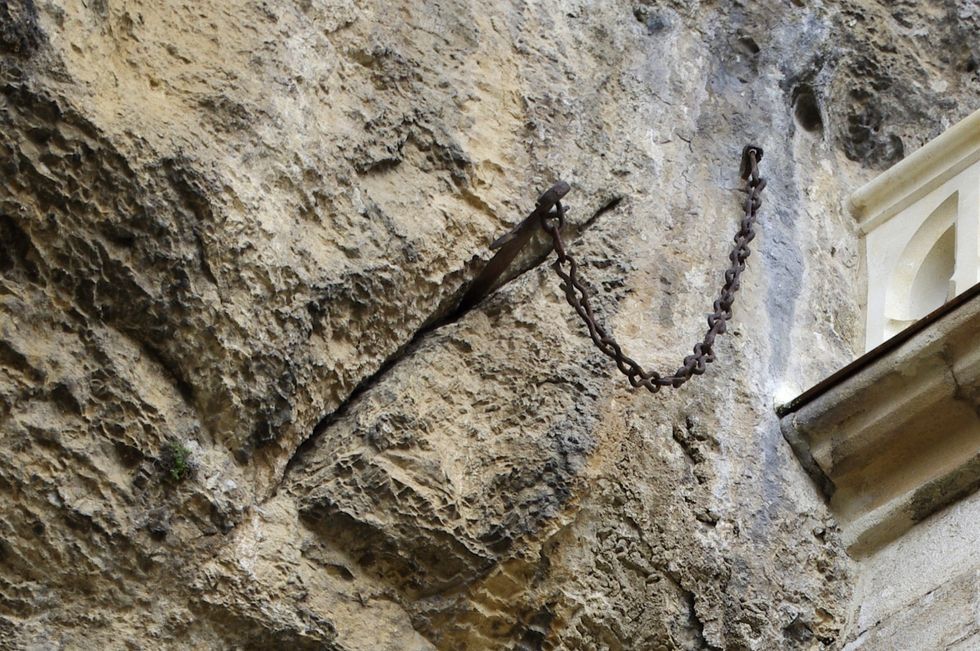 \u200bThe sword was attached by a chain
