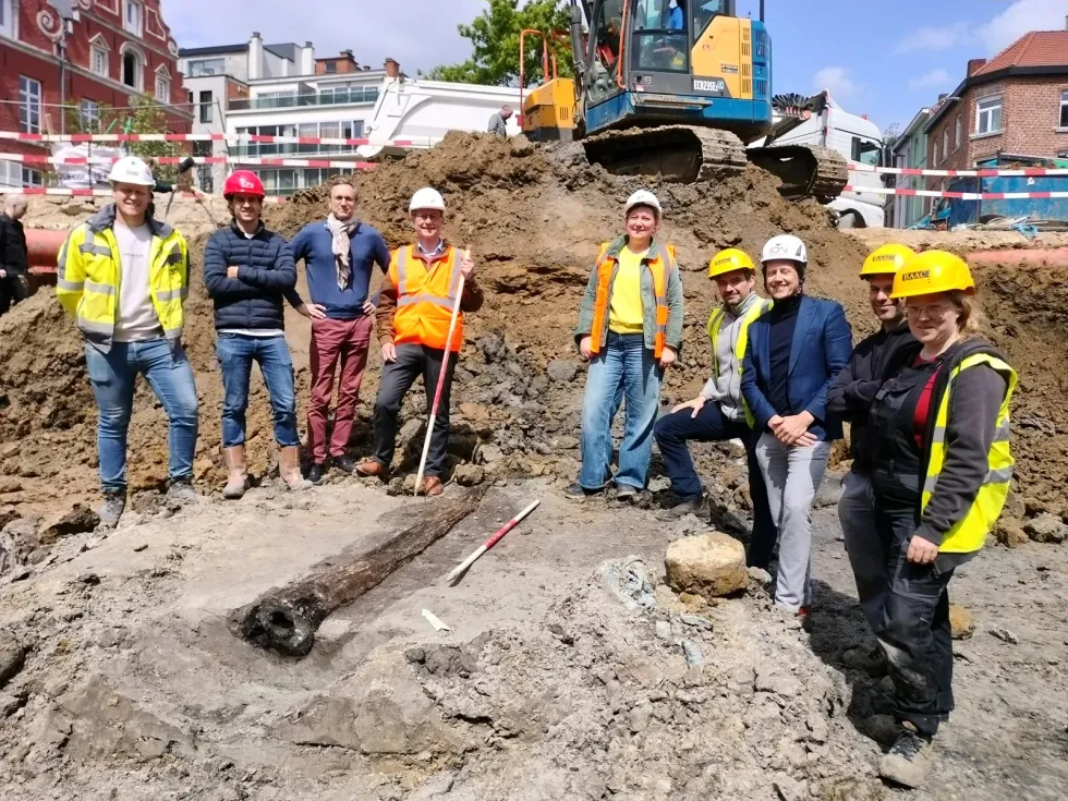 \u200bThe team pose with the remnants of the pipe