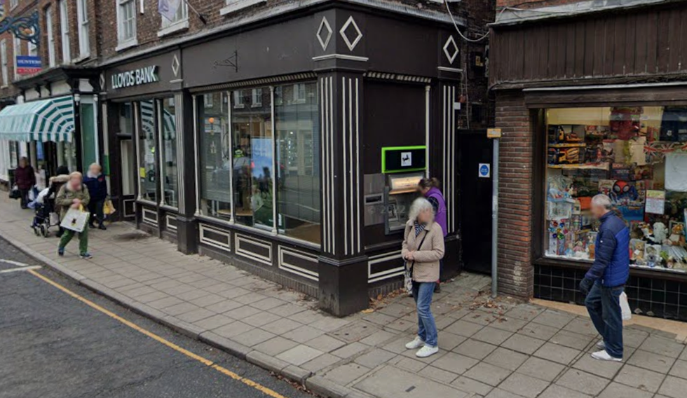 \u200bThieves smashed into the ATM machine