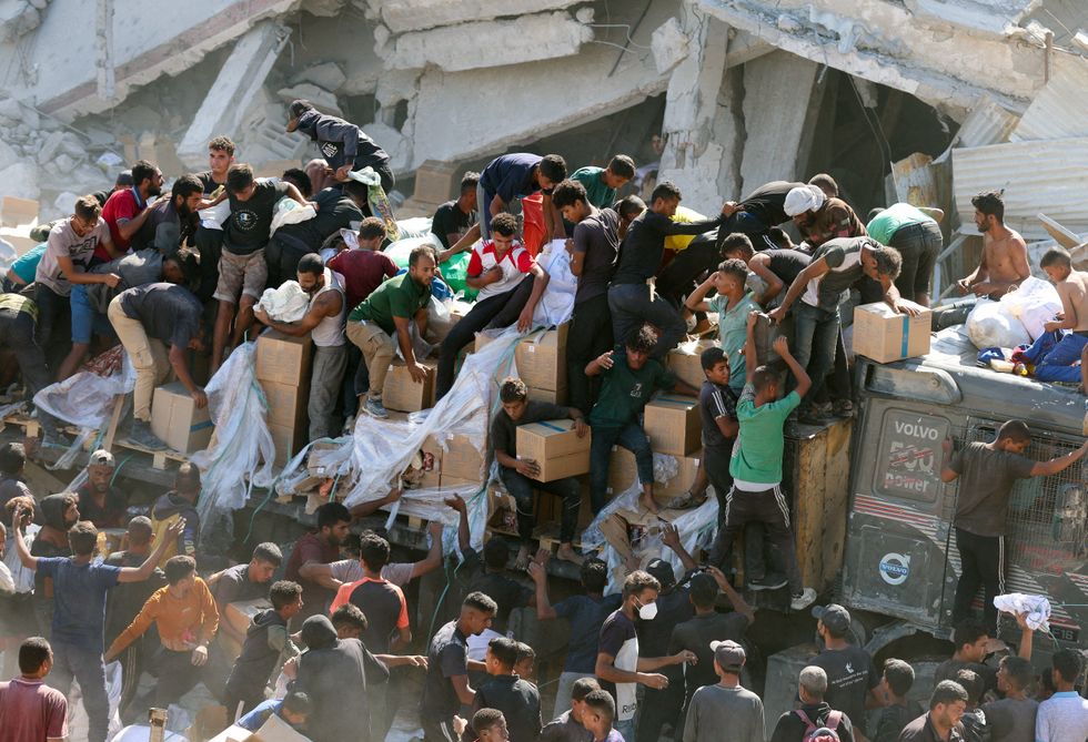 \u200bThousands of Palestinians have been making their way back into Gaza
